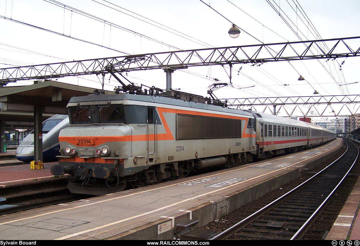 041111_DSC_0169_SNCF_-_BB_22314_-_Lyon_Part_Dieu.jpg