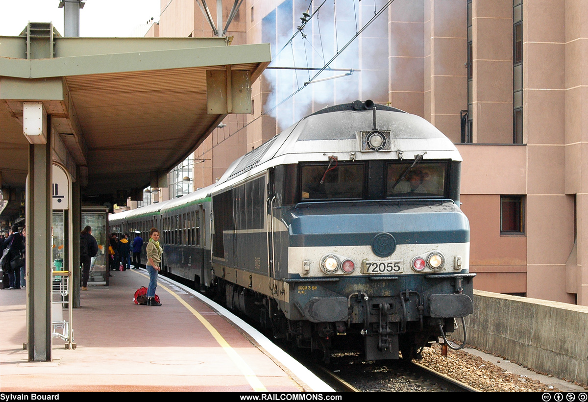 050425_DSC_0578_SNCF_-_CC_72055_-_Lyon_Part_Dieu.jpg