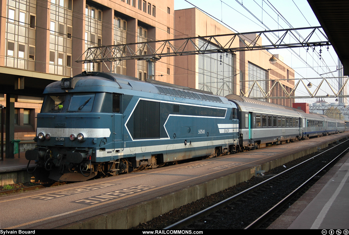 050414_DSC_0059_SNCF_-_BB_67549_-_Lyon_Part_Dieu.jpg