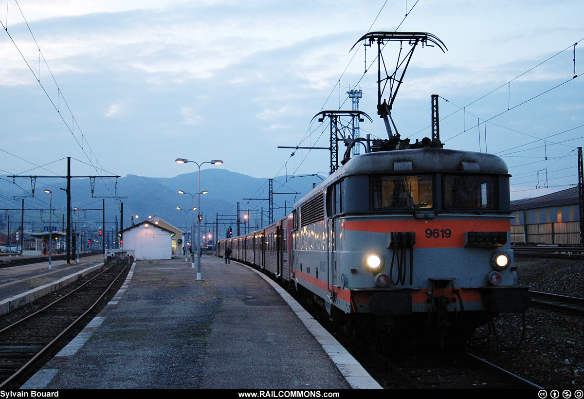 050414_DSC_0016_SNCF_-_BB_9619_-_Amberieu.jpg