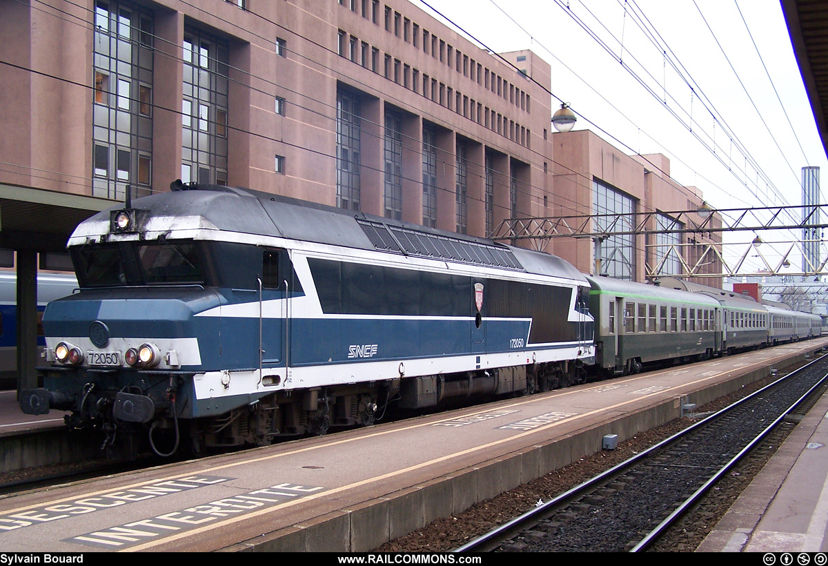 050309_DSC_1005_SNCF_-_CC_72050_-_Lyon_Part_Dieu.jpg