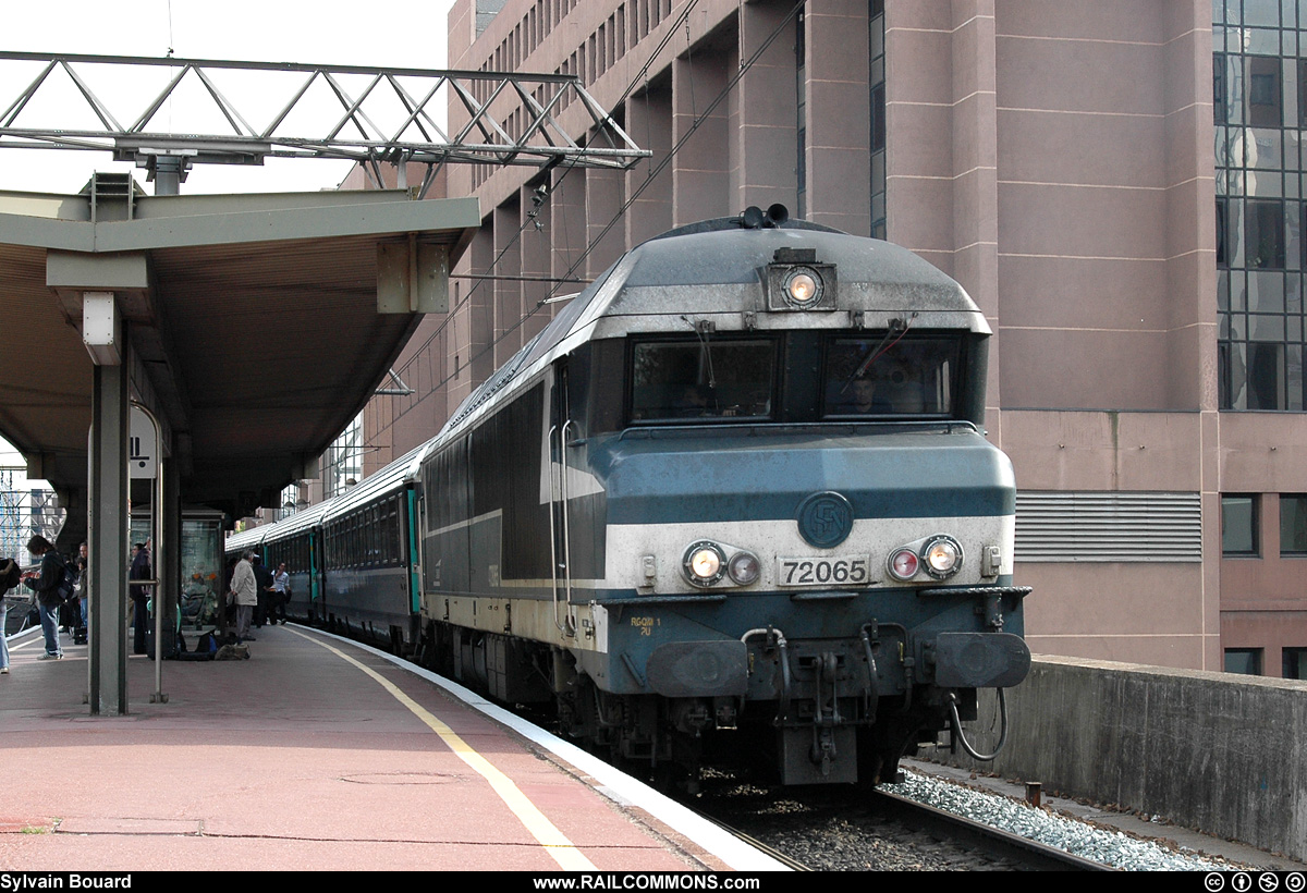 050513_DSC_2103_SNCF_-_CC_72065_-_Lyon_Part_Dieu.jpg