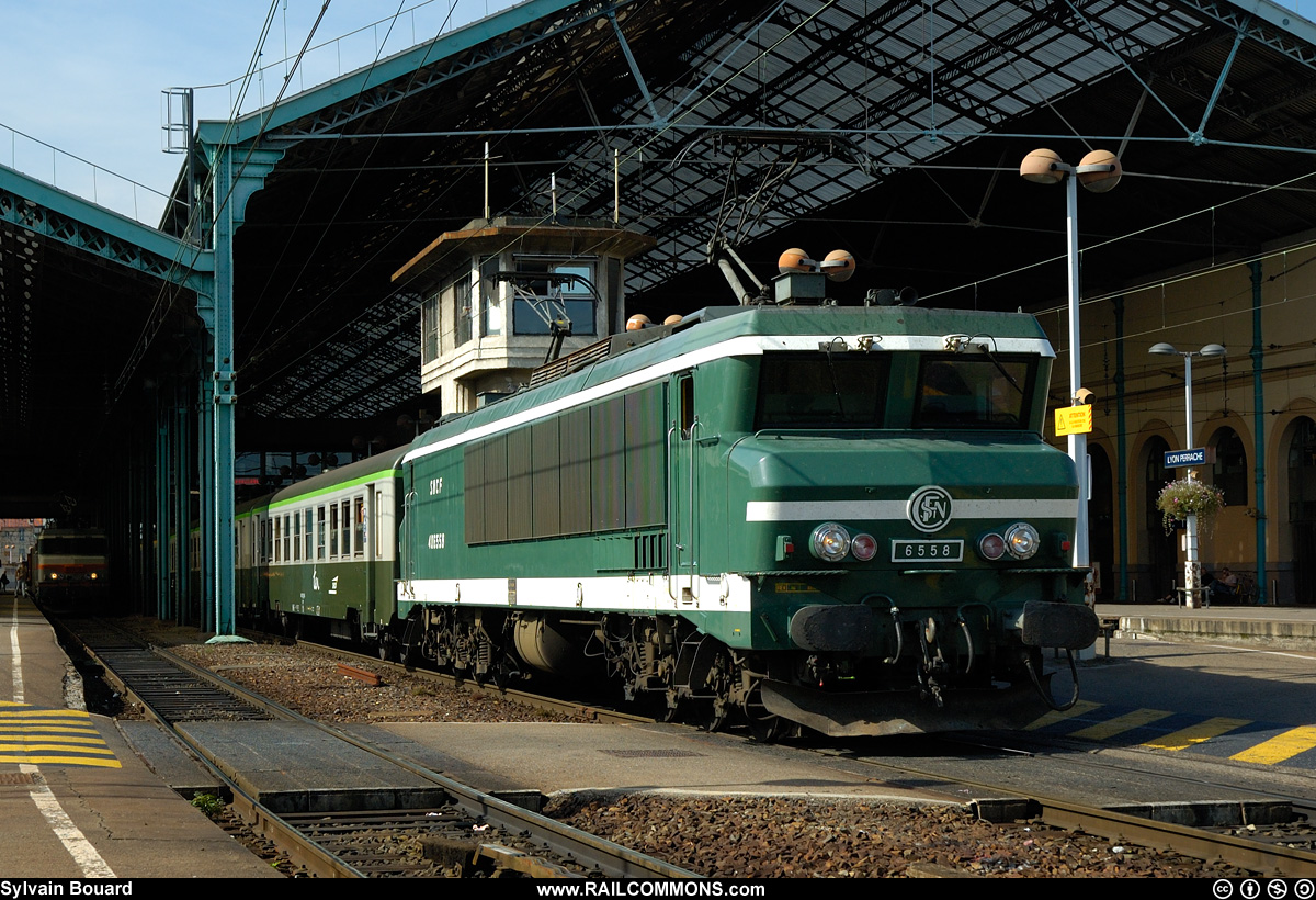 050923_DSC_6892_SNCF_-_CC_6558_-_Lyon_Perrache.jpg