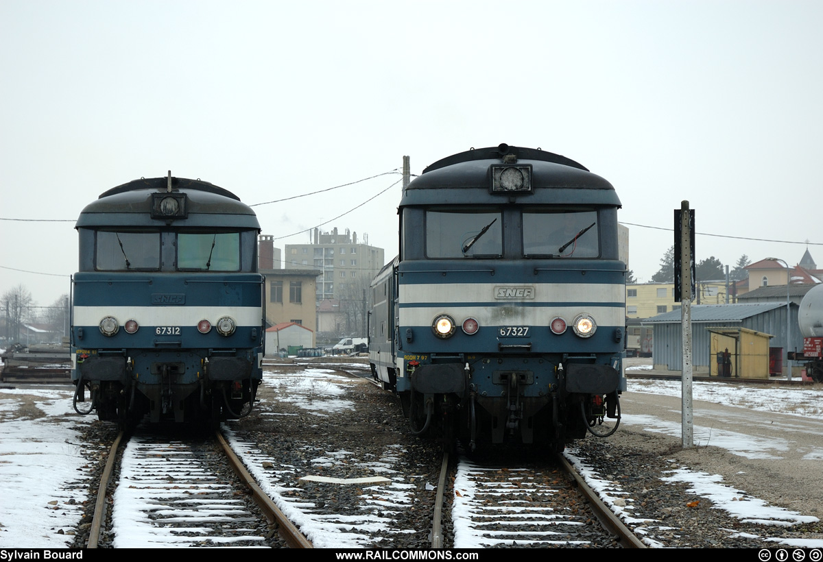 060204_DSC_9880_SNCF_-_BB_67327_-_Amberieu.jpg