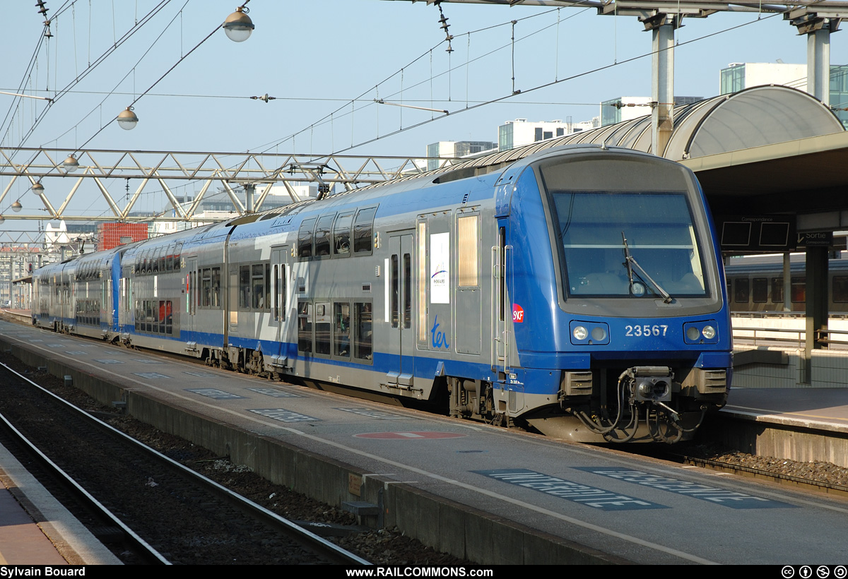 060315_DSC_0008_SNCF_-_Z_23567_-_Lyon_Part_Dieu.jpg