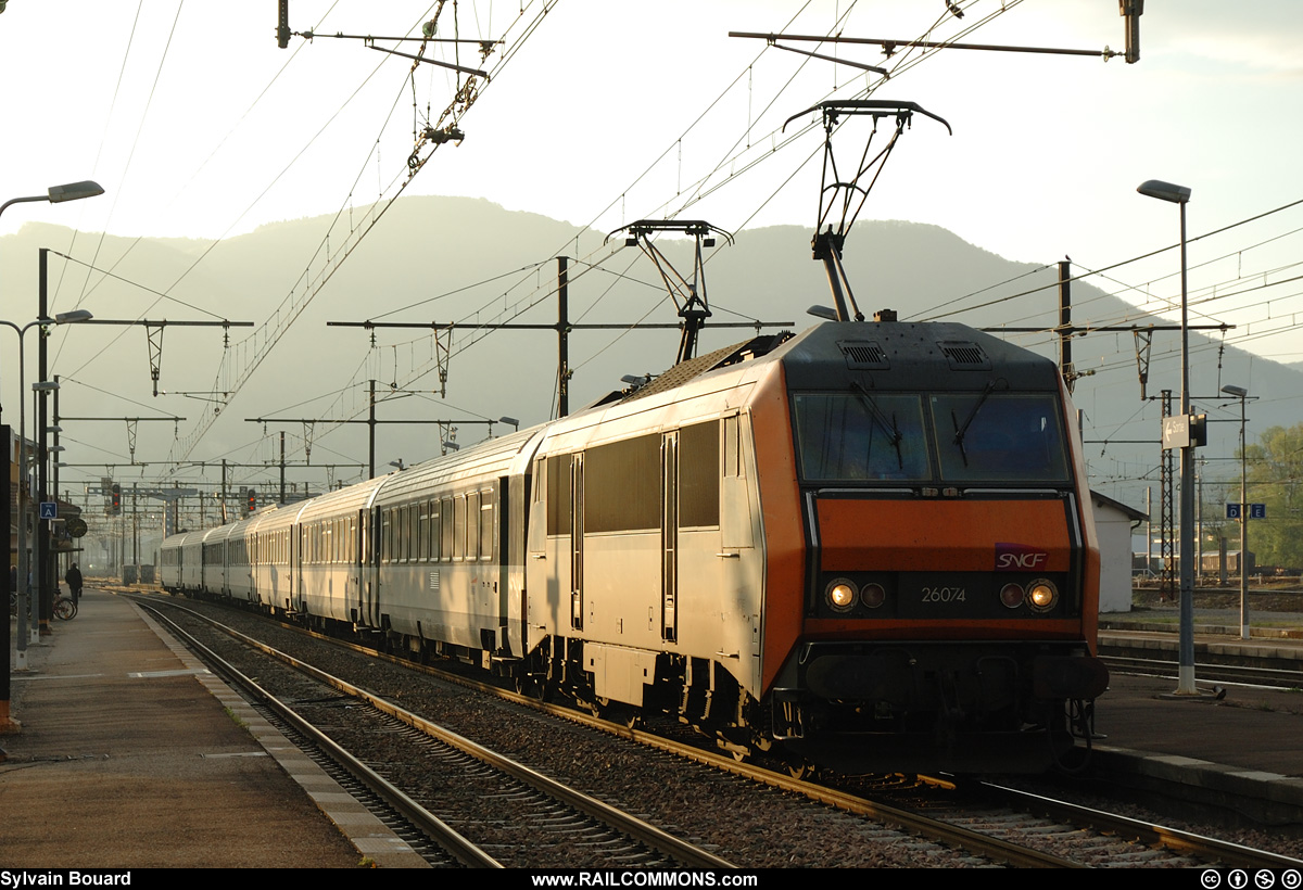 060427_DSC_0037_SNCF_-_BB_26074_-_Amberieu.jpg