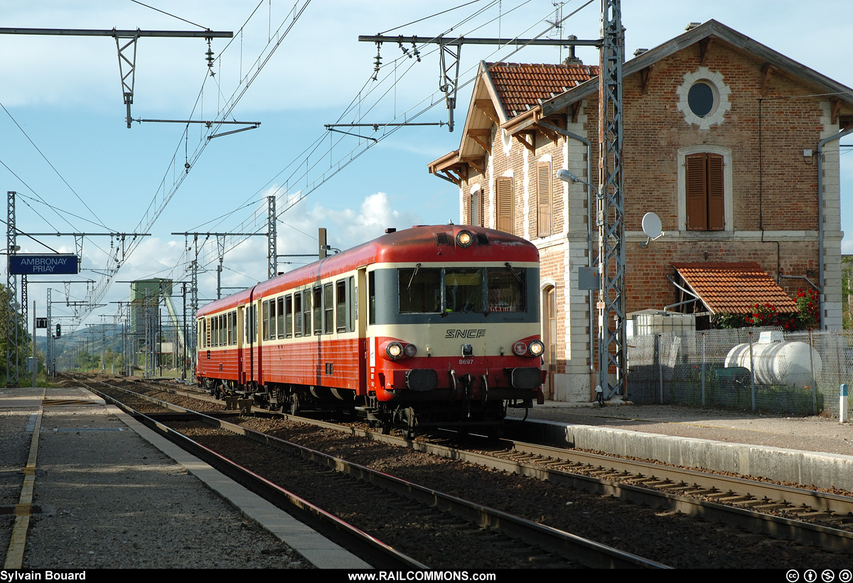 060527_DSC_0039_SNCF_-_X_4630_-_Ambronay.jpg