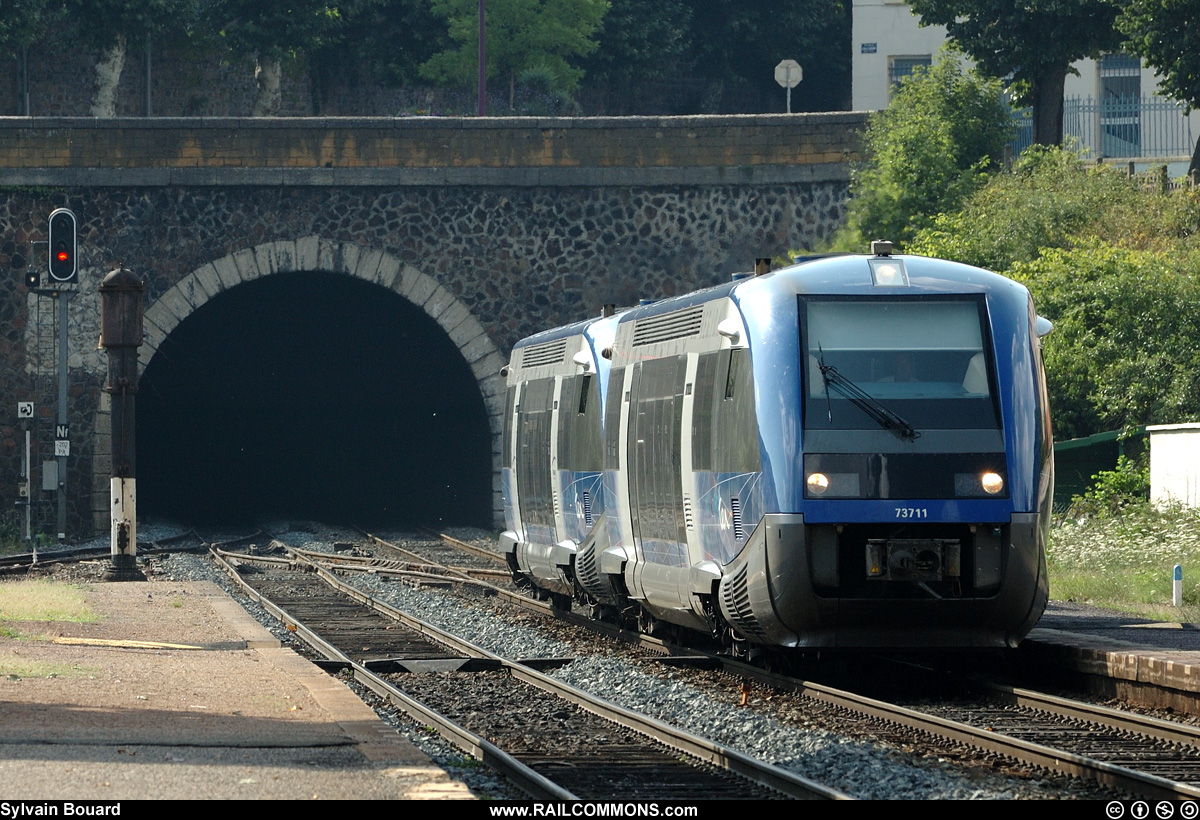 060720_DSC_0038_SNCF_-_X_73711_-_Tarare.jpg