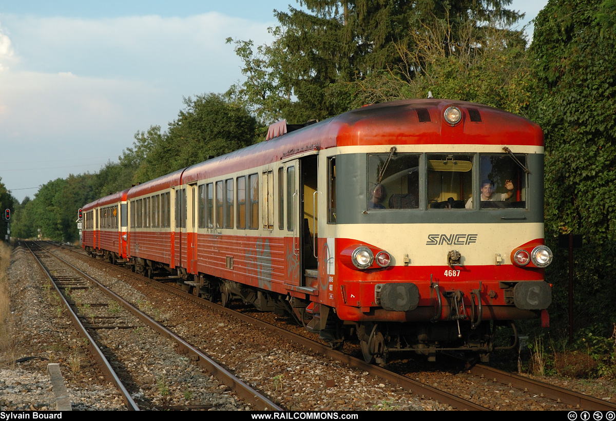 060725_DSC_0050_SNCF_-_X_4687_-_St_Paul_de_Varax.jpg