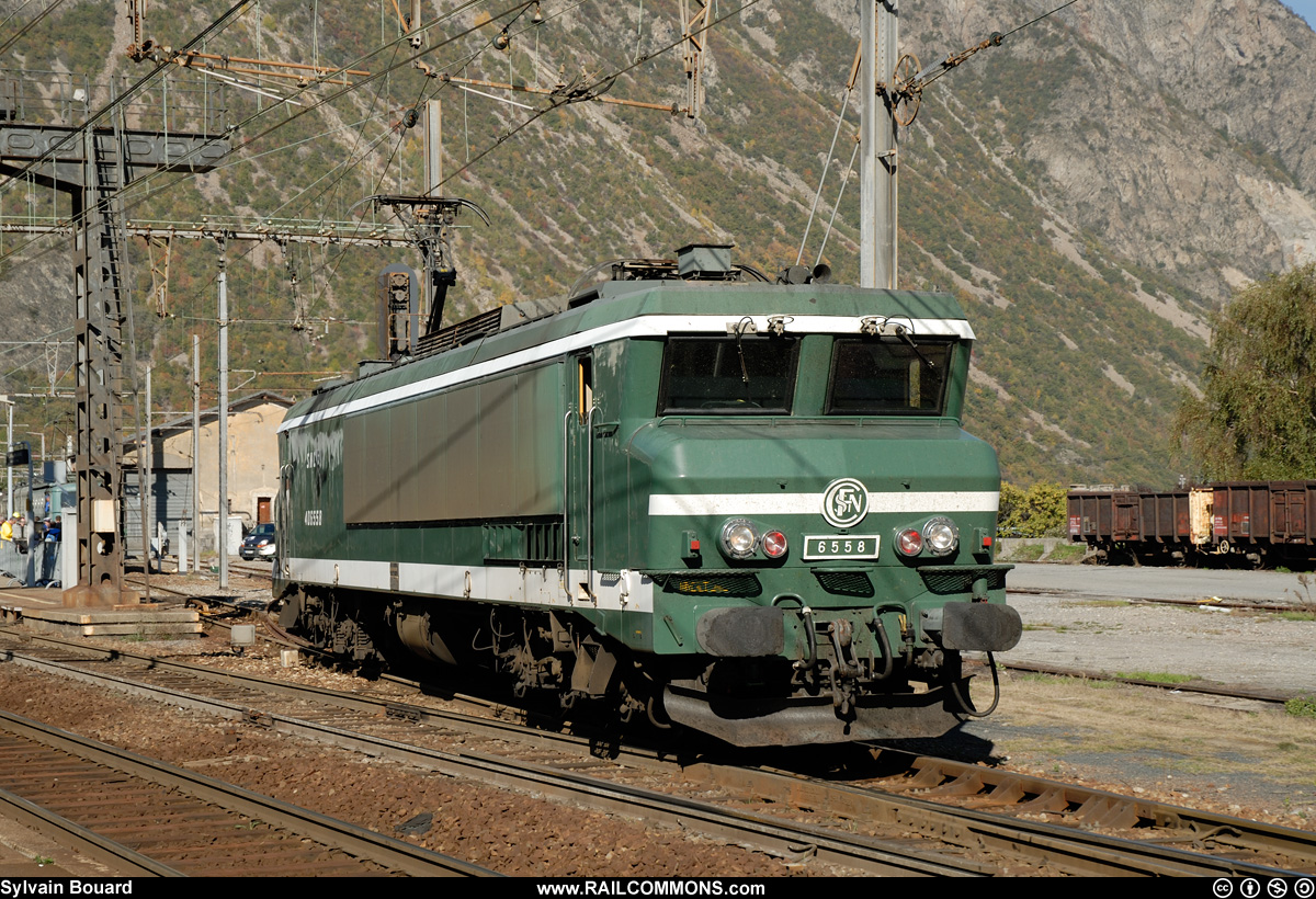 061021_DSC_0046_SNCF_-_CC_6558_-_St_Jean_de_Maurienne.jpg