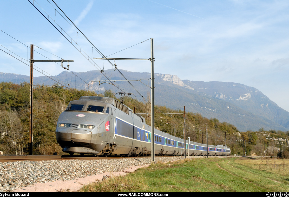 061110_DSC_0048_SNCF_-_TGV_Sud_Est_25_-_Belmont_Luthezieu.jpg