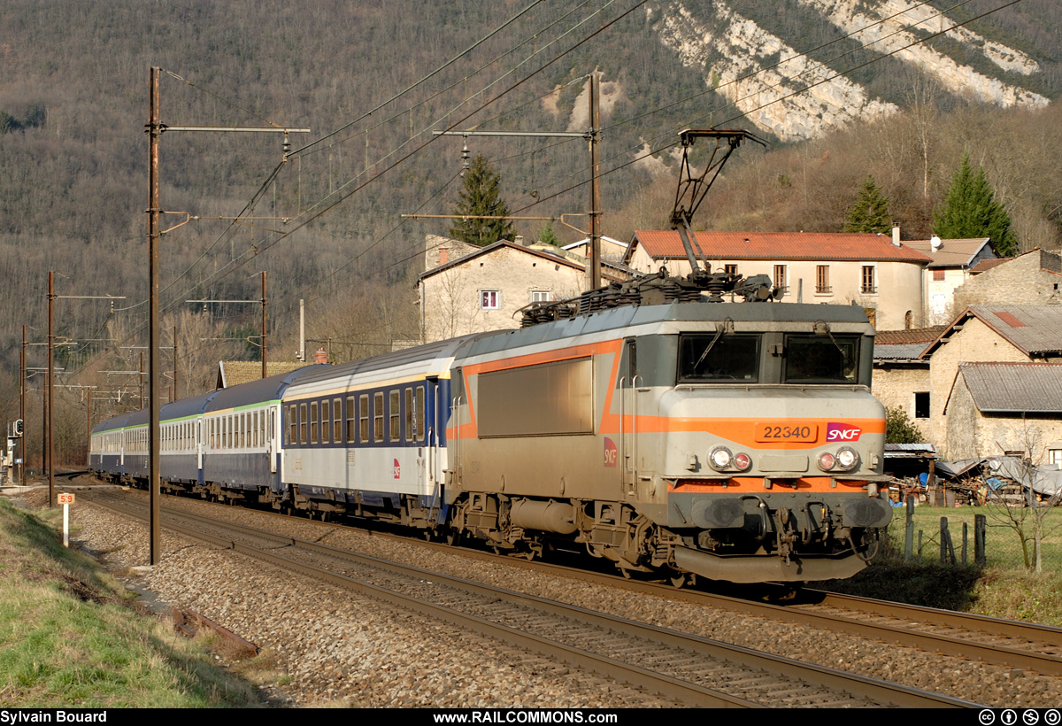 061230_DSC_0033_SNCF_-_BB_22340_-_Torcieu.jpg