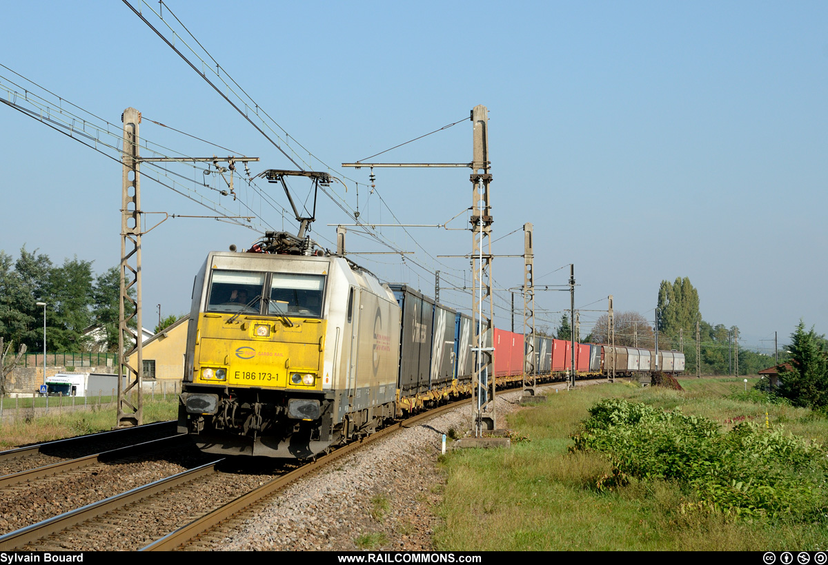 121006_DSC_3081_ECR_-_E_186_173_-_Creches_sur_Saone.jpg