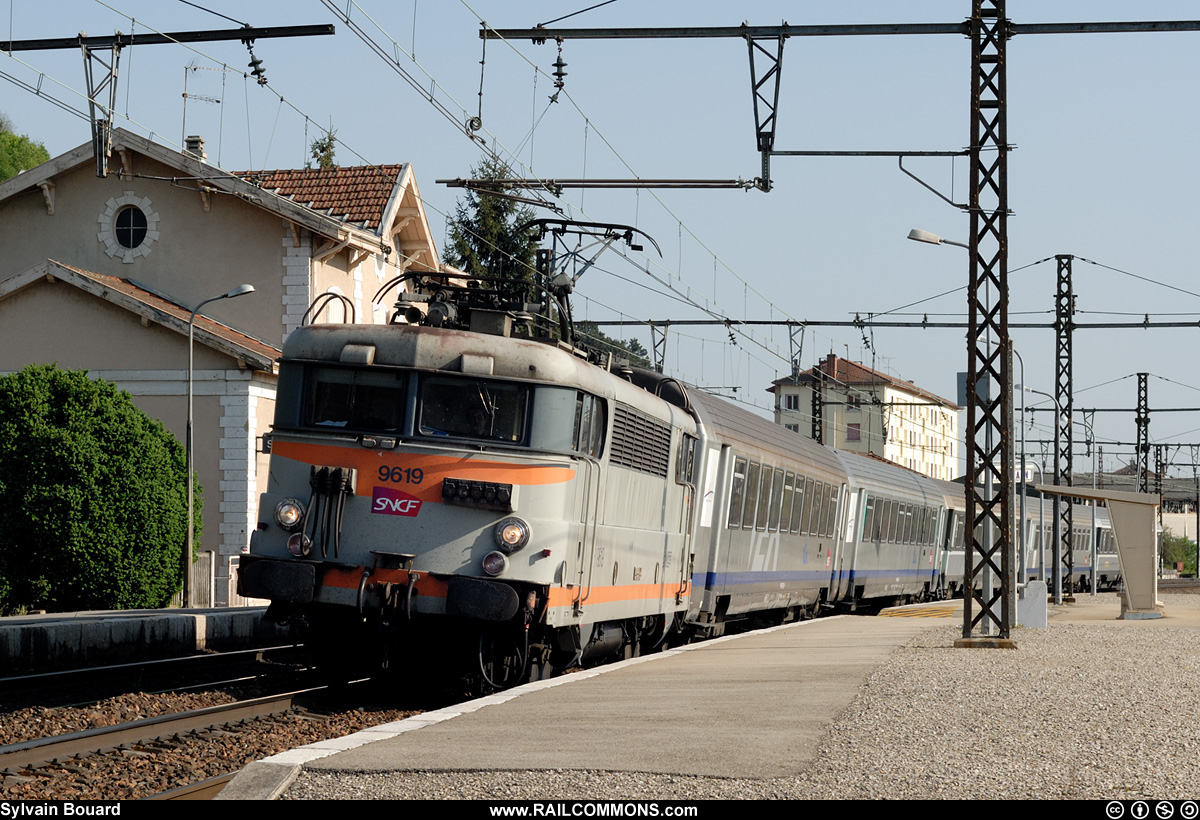 070420_DSC_1887_SNCF_-_BB_9619_-_Pont_d_Ain.jpg