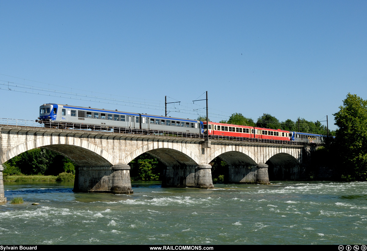 070713_DSC_3200_SNCF_-_X_4630_-_Pont_d_Ain.jpg