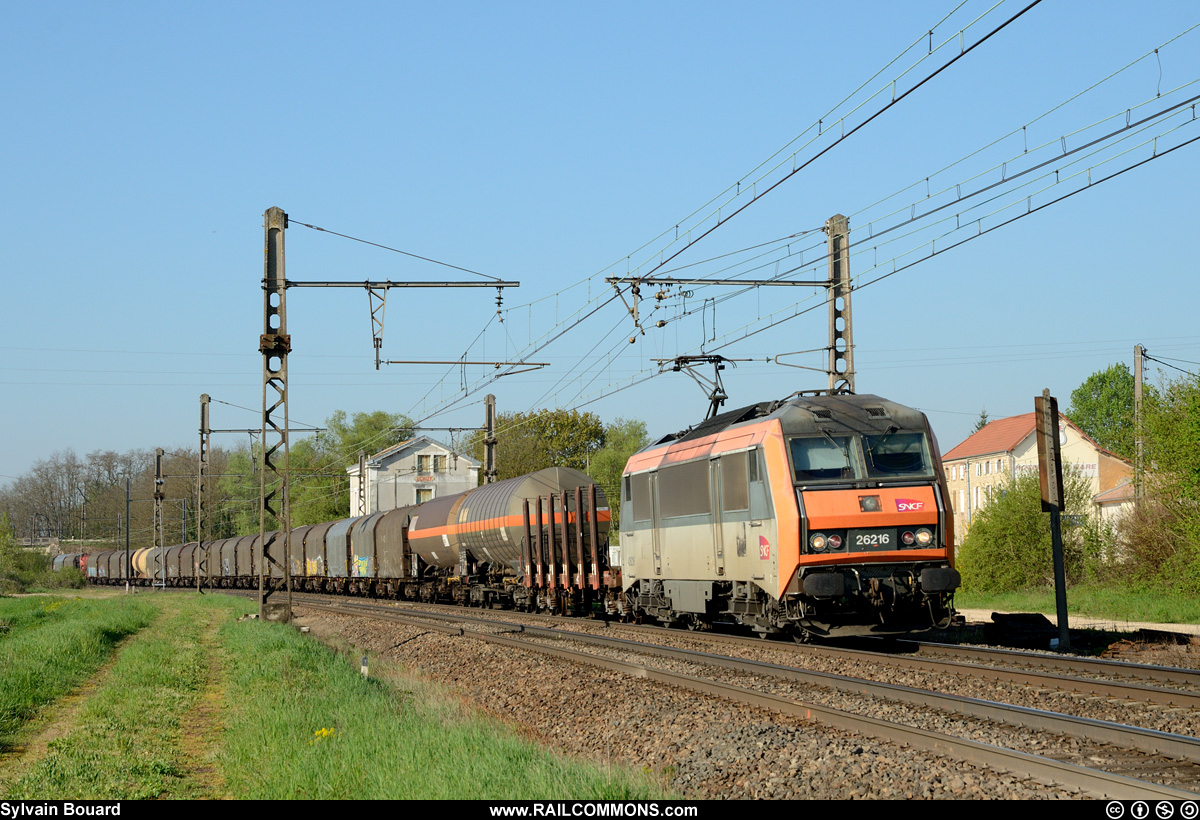 130425_DSC_4253_SNCF_-_BB_26216_-_Uchizy.jpg