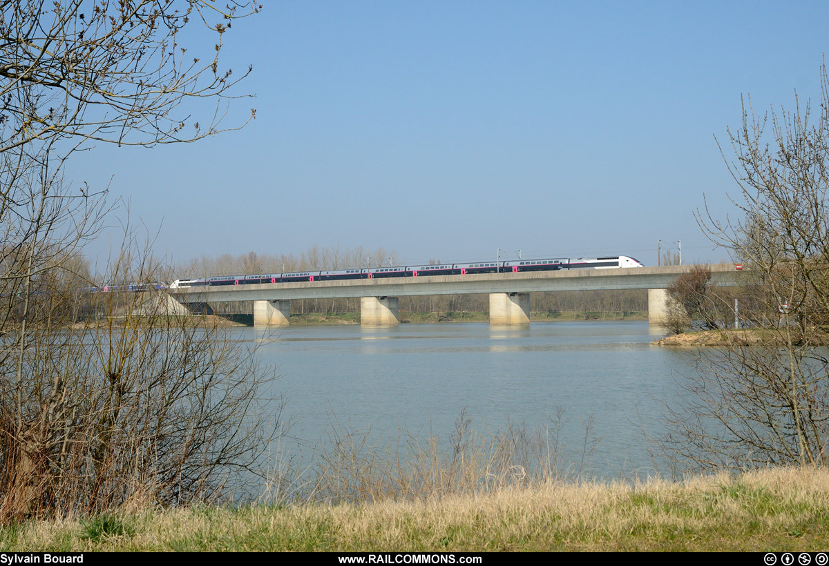 140308_DSC_6321_SNCF_-_TGV_Duplex_2xx_-_Grieges.jpg