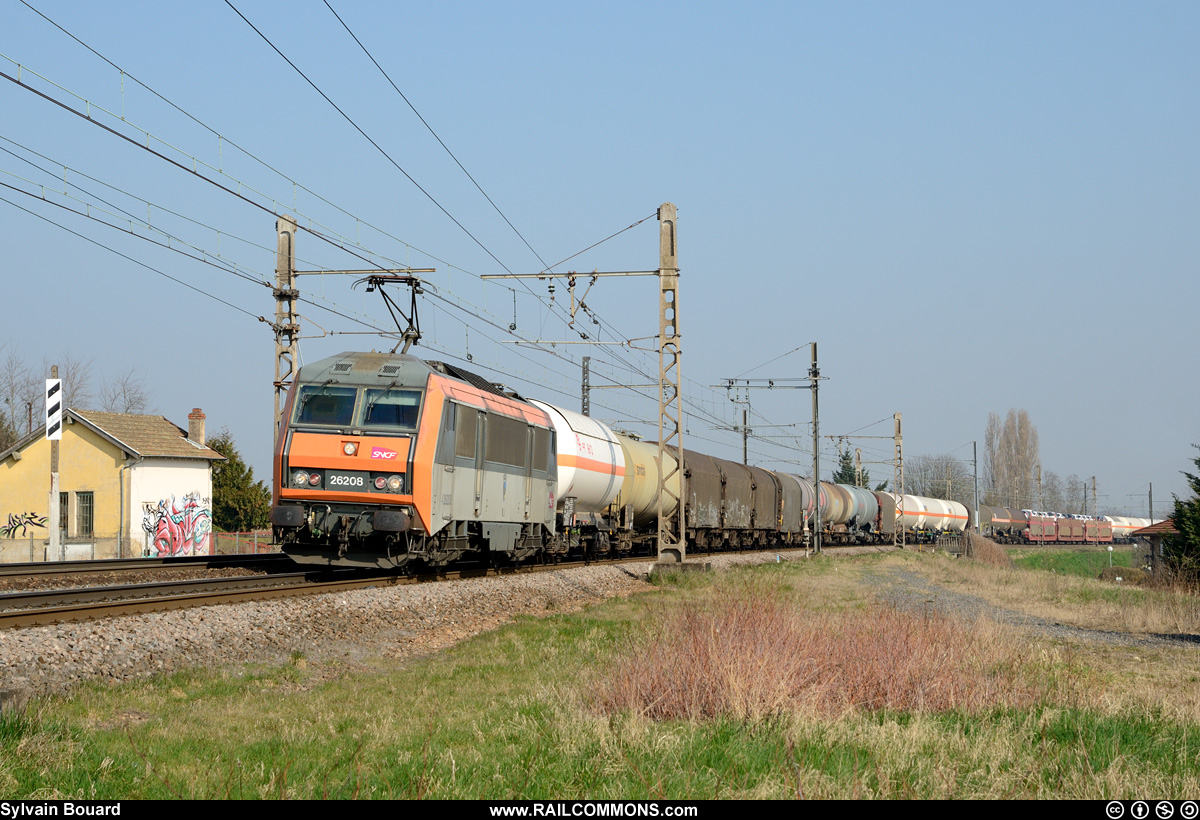 140307_DSC_6230_SNCF_-_BB_26208_-_Creches_sur_Saone.jpg