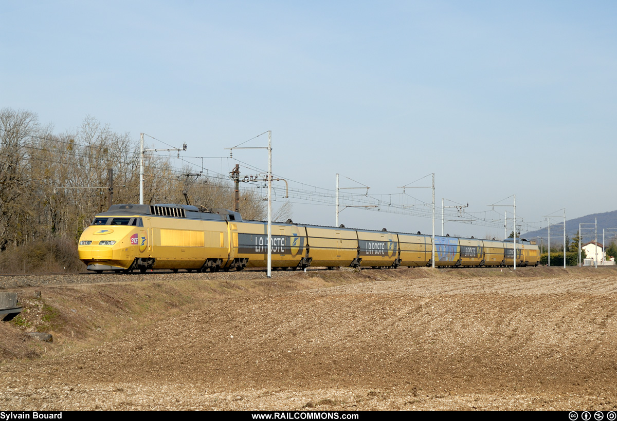 080203_DSC_7271_SNCF_-_TGV_Postal_951_-_Ambronay.jpg