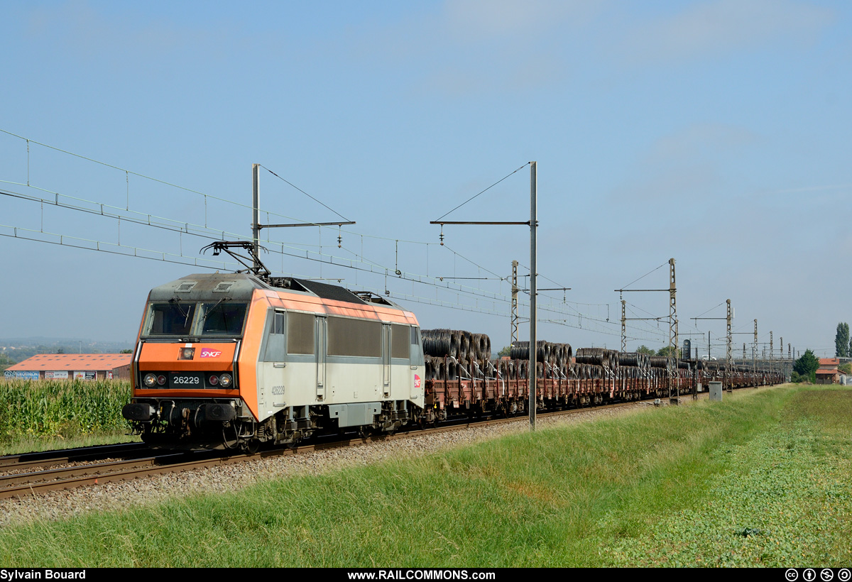 140904_DSC_7493_SNCF_-_BB_26229_-_Vinzelles.jpg